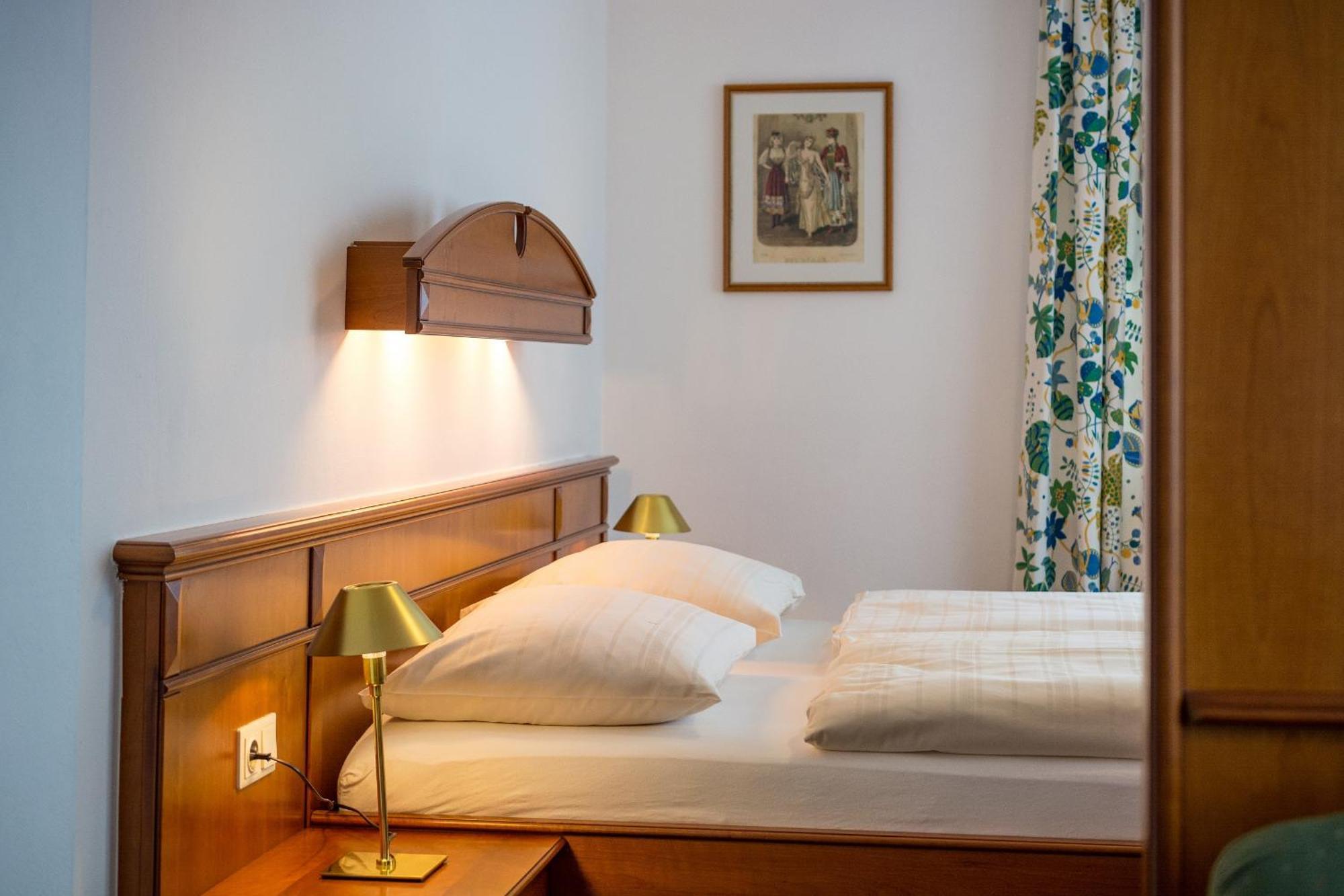 Landhotel Post Ebensee Am Traunsee ***S Esterno foto