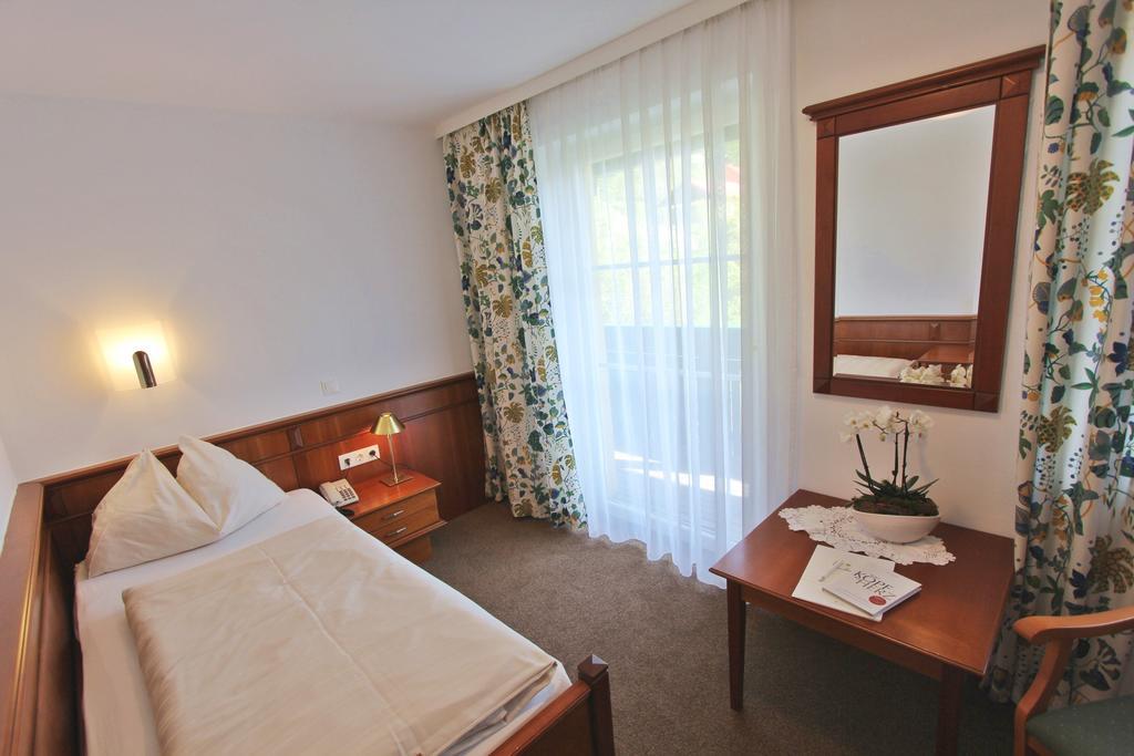 Landhotel Post Ebensee Am Traunsee ***S Esterno foto