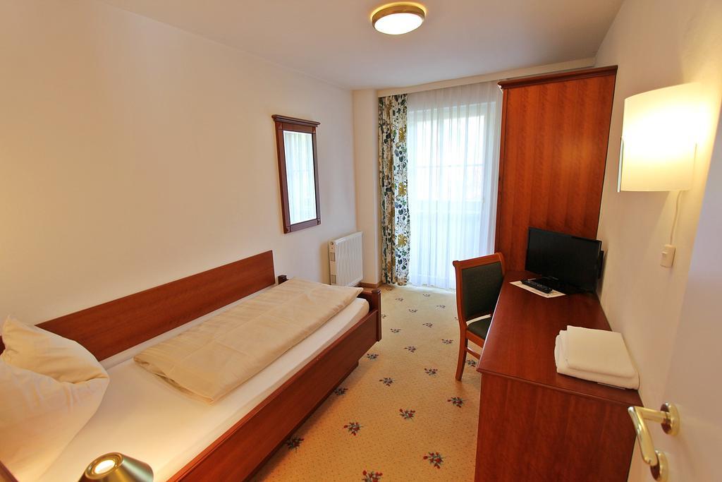 Landhotel Post Ebensee Am Traunsee ***S Esterno foto